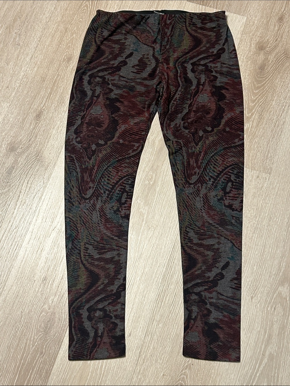 Nally & Millie Abstrsct Patterned Elastic Waistband Knit Leggings sz Large